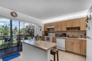 17000 NW 67th Ave APT 126, Hialeah, FL 33015, - MLS#A11822322