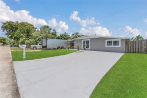 7540 Simms St, Hollywood, FL 33024 - MLS#A11822382