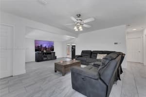 7540 Simms St, Hollywood, FL 33024 - MLS#A11822382