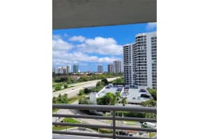 3300 Ne 192nd St 1008, Aventura