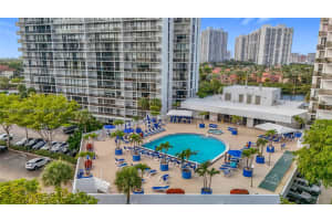 3731 N Country Club Dr APT 126, Aventura, FL 33180, - MLS#A11822515