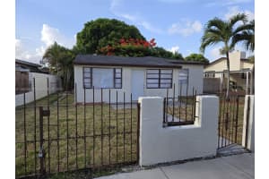 257 E 38th St, Hialeah, FL 33013, - MLS#A11822522