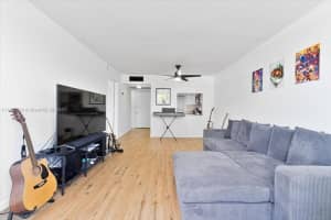 9481 Evergreen Pl APT 206, Davie, FL 33324, - MLS#A11822554