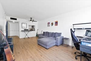 9481 Evergreen Pl APT 206, Davie, FL 33324, - MLS#A11822554