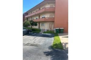 8834 W Mcnab Rd 302, Tamarac