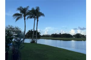 566 Village Lake Dr, Weston, FL 33326, - MLS#A11822611