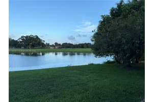 566 Village Lake Dr, Weston, FL 33326, - MLS#A11822611