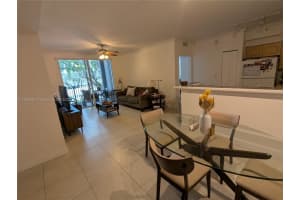 6801 Sw 44th St 204, Miami