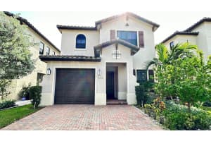 3278 W 97th Ter, Hialeah