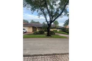 16120 E Troon Cir, Miami Lakes