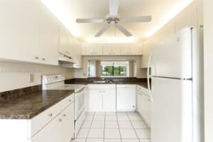 9455 N Belfort Cir 211, Tamarac