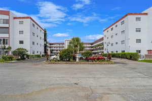 4000 NW 44th Ave APT 203, Lauderdale Lakes, FL 33319, - MLS#A11823128