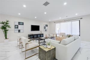4300 Monroe St, Hollywood, FL 33021 - MLS#A11823141