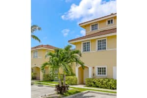 2054 Ne 167th St 3-122, North Miami Beach