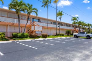 1030 Sw 11th St 8m, Hallandale Beach