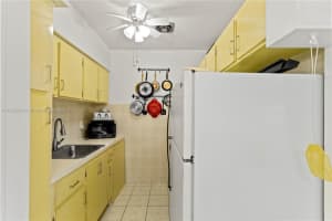 1030 SW 11th St APT 8M, Hallandale Beach, FL 33009, Sold 10/10/25