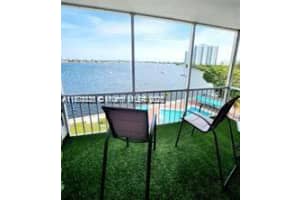 2910 Point East Dr M610, Aventura