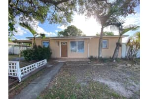 4625 Sw 32nd Dr, West Park