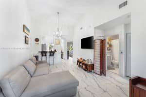 2140 NW 78th Ave 204, Pembroke Pines, FL 33024 - MLS#A11823407