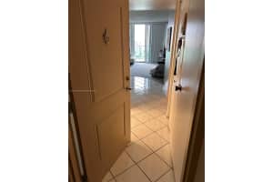 100 Bayview Dr APT 1030, Sunny Isles Beach, FL 33160, - MLS#A11823428