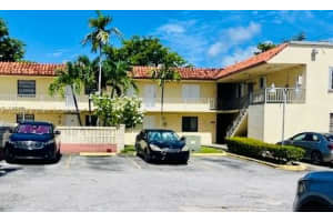 8701 Sw 12th St 30, Miami