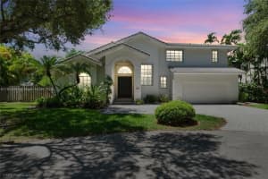 6670 Sw 69th Ln, South Miami