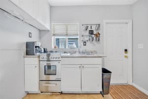 5207 Hayes St 1 Hollywood, FL 33021 - MLS#A11823584