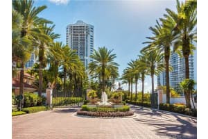 3802 Ne 207th St 601, Aventura