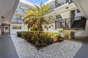 1800 Sw 25th St 2102, Miami