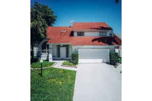 203 SE 8th St, Dania Beach, FL 33004, Sold 08/19/25