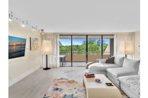11113 Biscayne Blvd 253, Miami