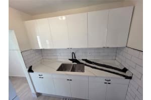 120 Ne 10th Ave 3 Hallandale Beach, FL 33009 - MLS#A11823842