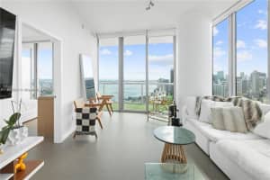 888 Biscayne Blvd 4801, Miami