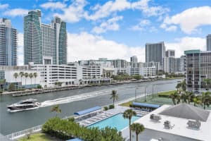 600 Parkview Dr 624, Hallandale Beach