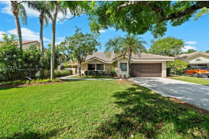 2000 Lakeshore Dr, Weston, FL 33326, - MLS#A11823957