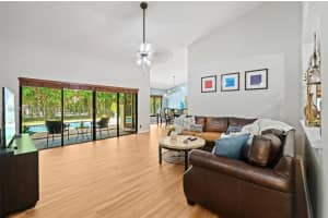2000 Lakeshore Dr, Weston, FL 33326, - MLS#A11823957