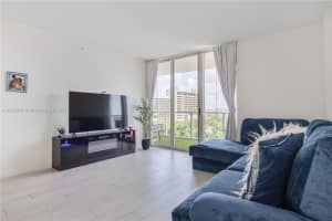 5085 NW 7th St APT 802, Miami, FL 33126, Sold 07/25/25
