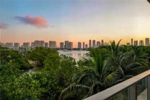 16385 Biscayne Blvd 301, North Miami Beach