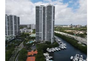 3500 Mystic Pointe Dr 401, Aventura