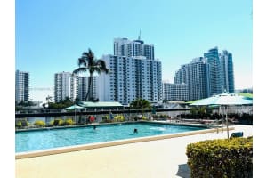 1000 Parkview Dr 605, Hallandale Beach