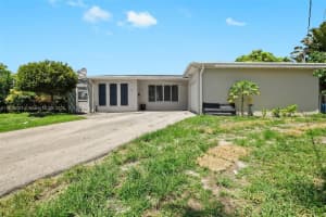 3813 S Lake Ter, Miramar