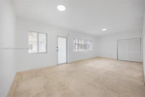 1100 Venetian Way 1d, Miami