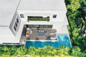 7501 Coquina Dr, North Bay Village