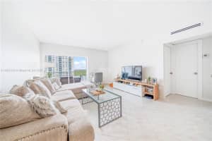 400 Kings Point Dr APT 1222, Sunny Isles Beach, FL 33160, Sold 08/05/25