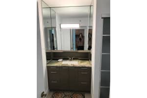 100 Lincoln Rd #521, Miami Beach, FL 33139, Sold 08/12/25