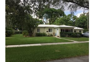 324 La Villa Dr, Miami Springs