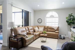 10631 Nw 14th St 212, Plantation
