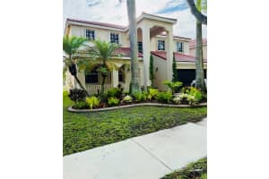 1325 Chenille Cir, Weston