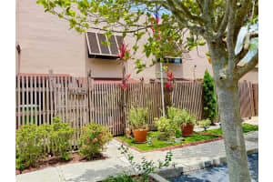 1143 Nw 122nd Ter, Pembroke Pines