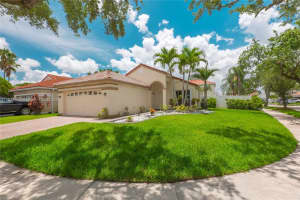 922 Falling Water Rd, Weston